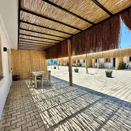 Sea Breeze Homes Lägenhet